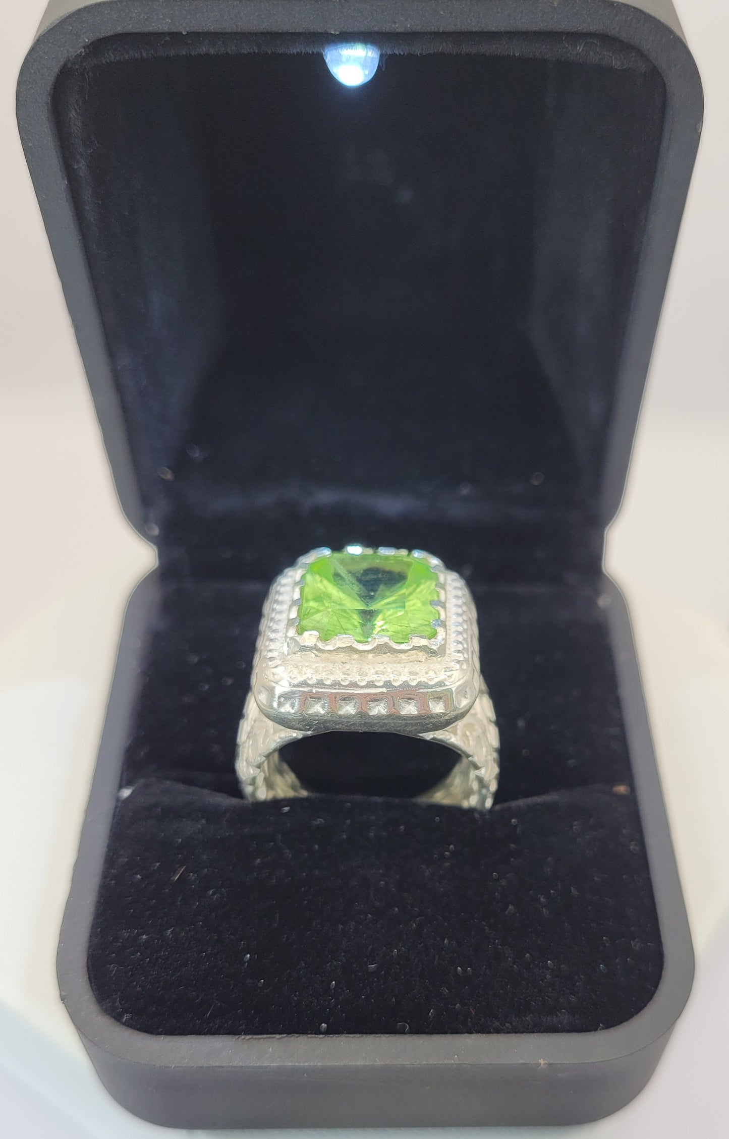 Silberring mit natürlichem Peridot