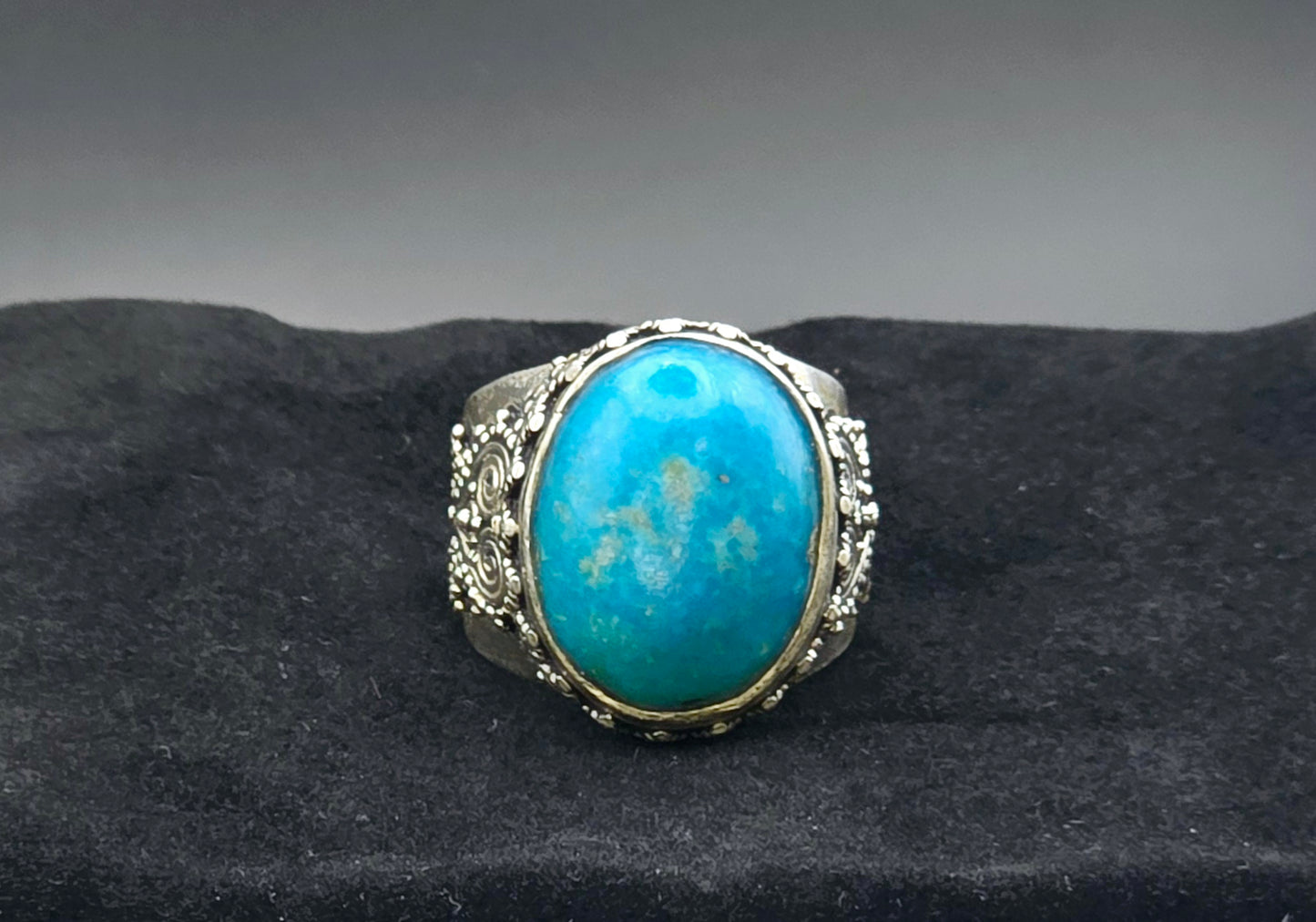 Bague en argent faite main avec pierres précieuses turquoise