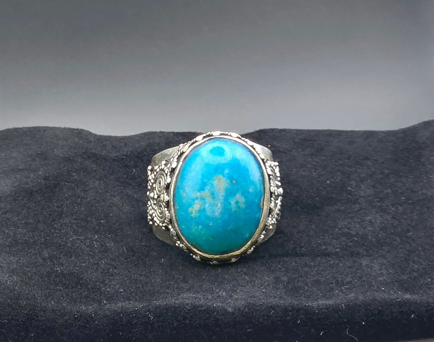 Bague en argent faite main avec pierres précieuses turquoise