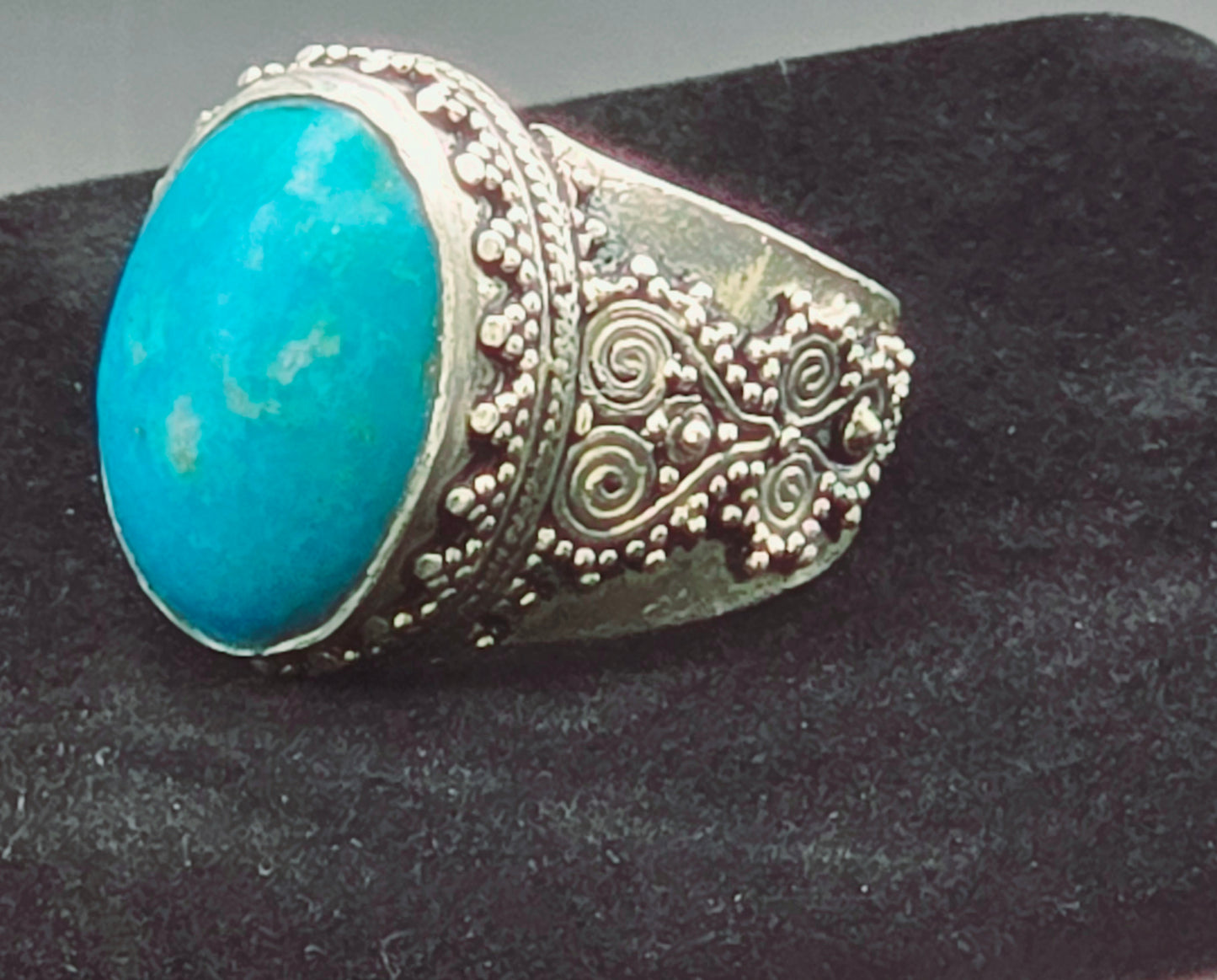 Bague en argent faite main avec pierres précieuses turquoise