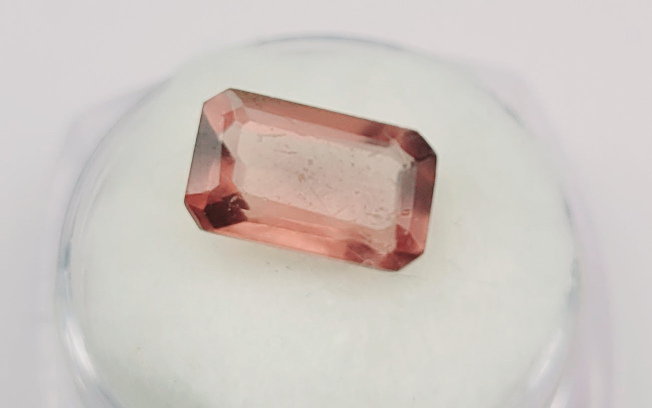 Tourmaline rose luxueuse