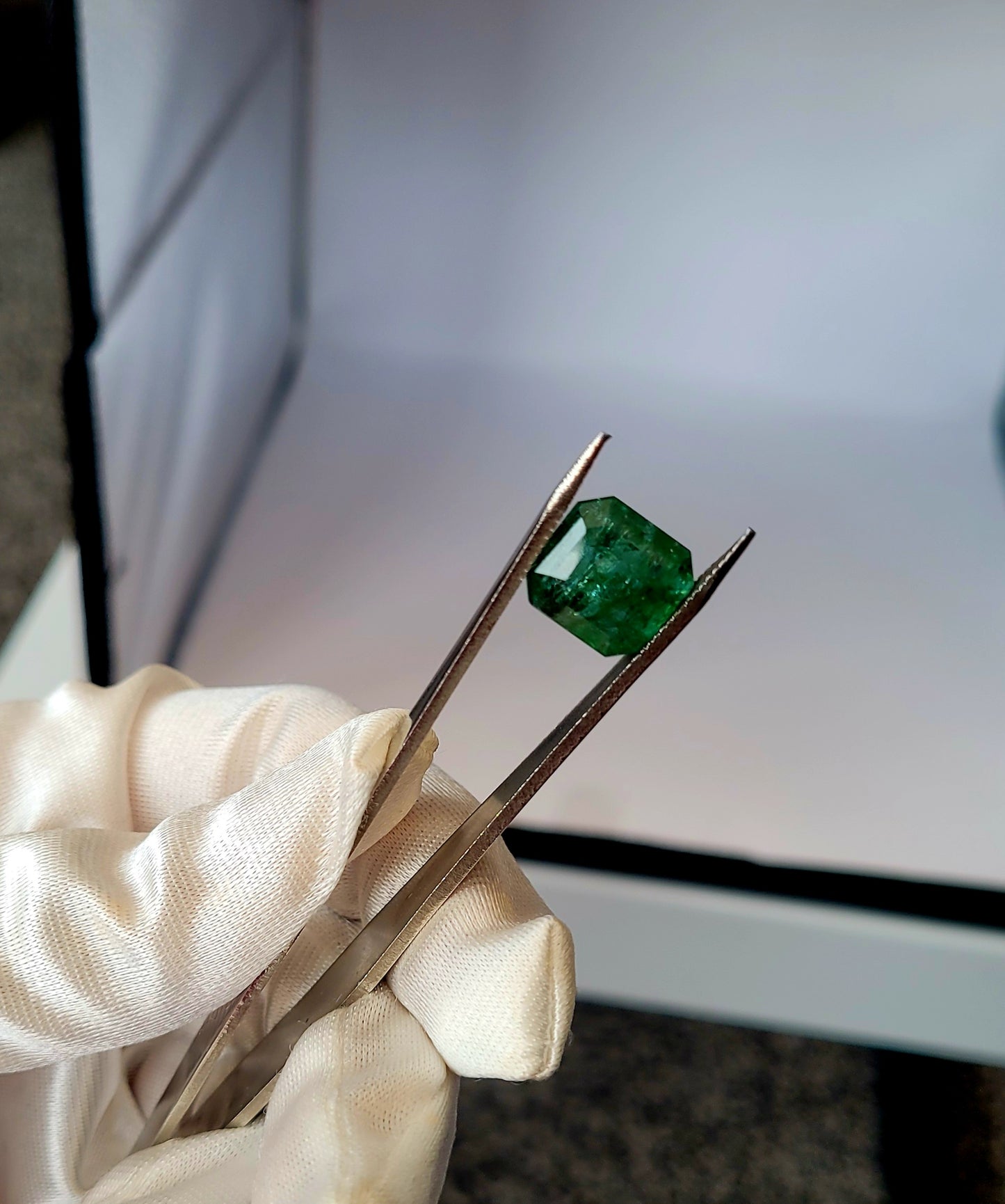 Beautiful Natural Sawat Emerald 7 carat