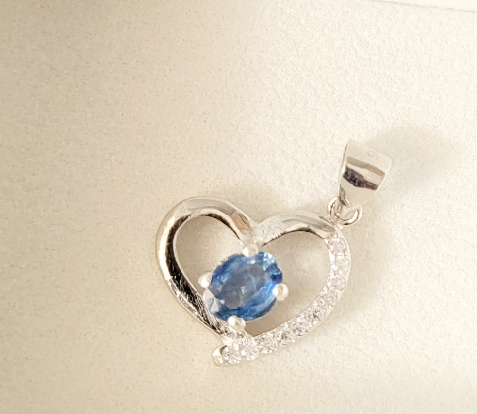 Natural blue sapphire 2ct mounted heart necklace