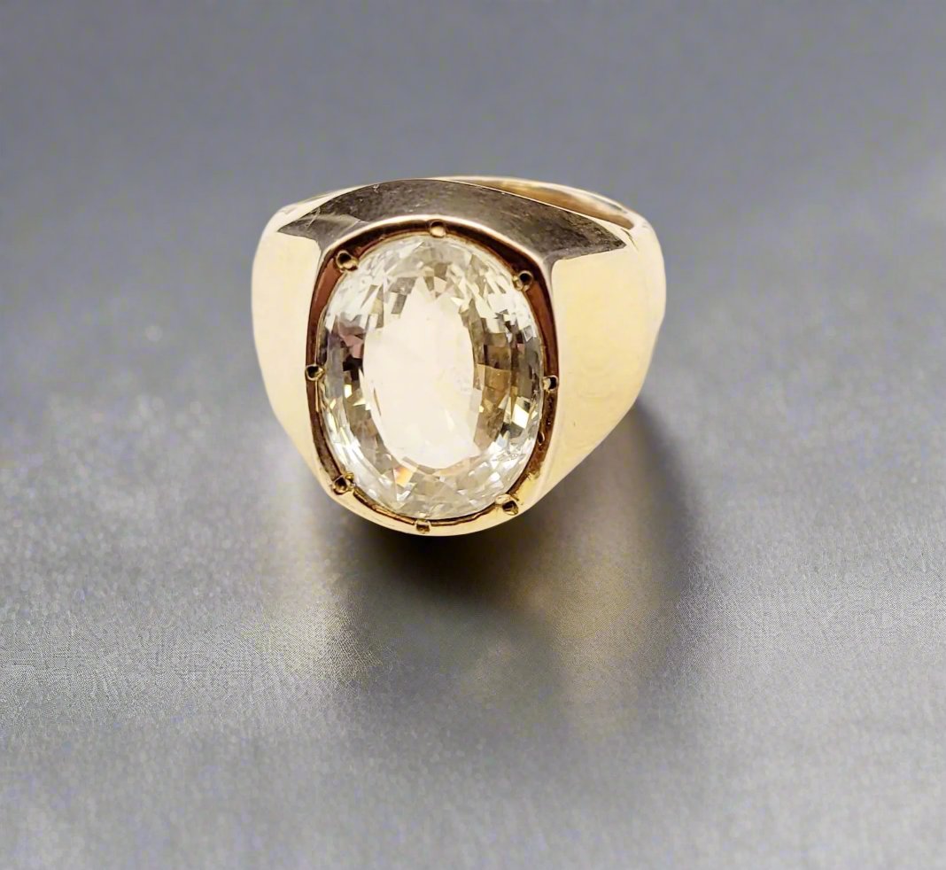Bague en pierre précieuse saphir jaune