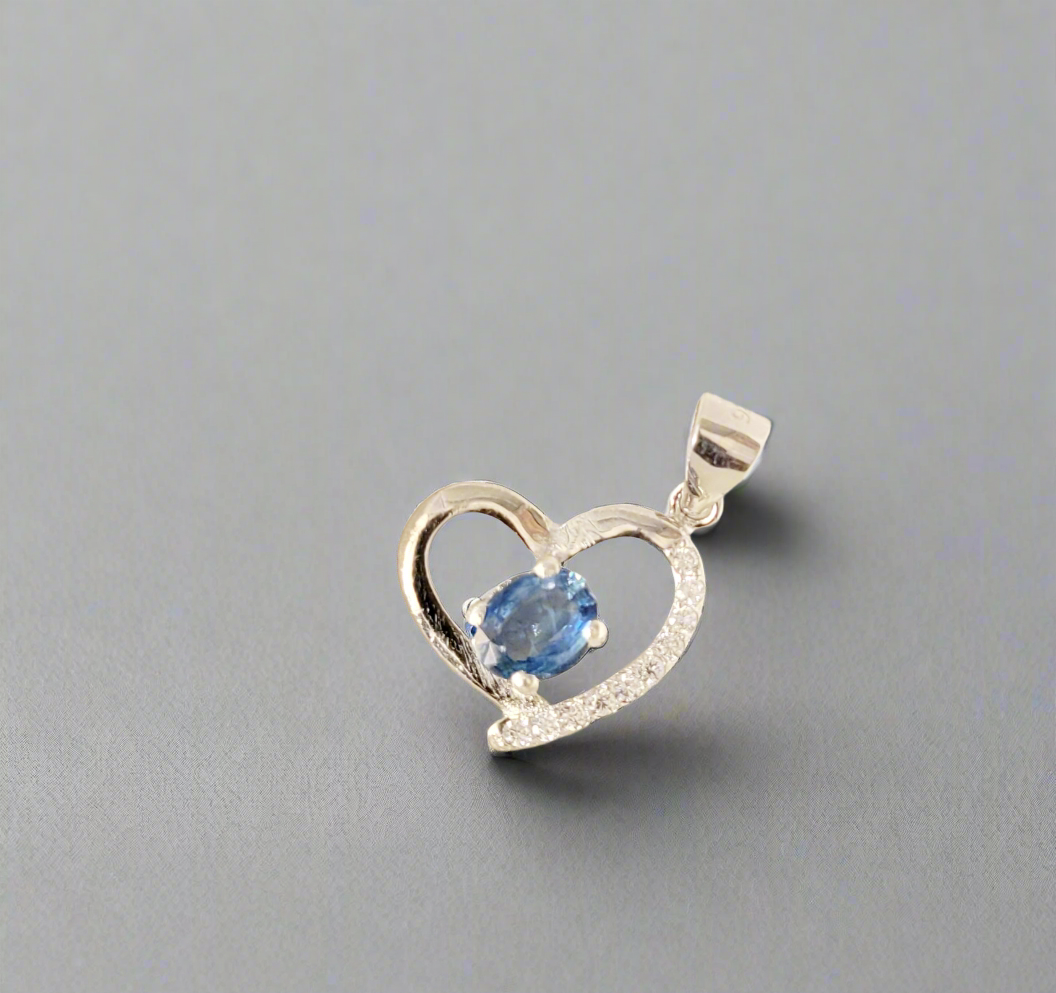Natural blue sapphire 2ct mounted heart necklace