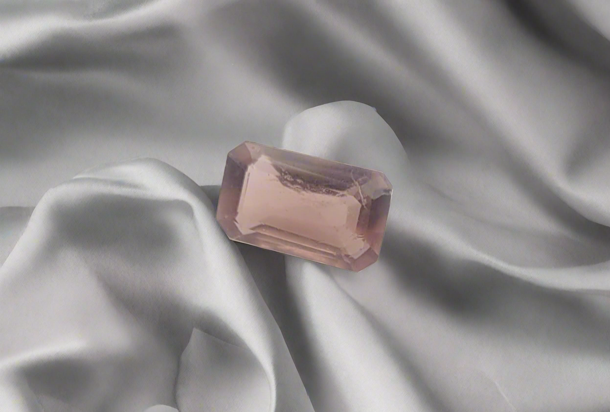 Tourmaline rose luxueuse