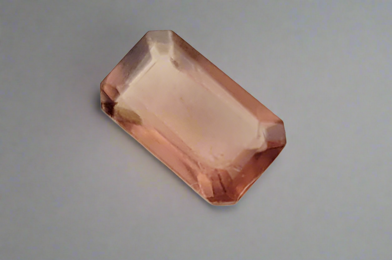 Tourmaline rose luxueuse