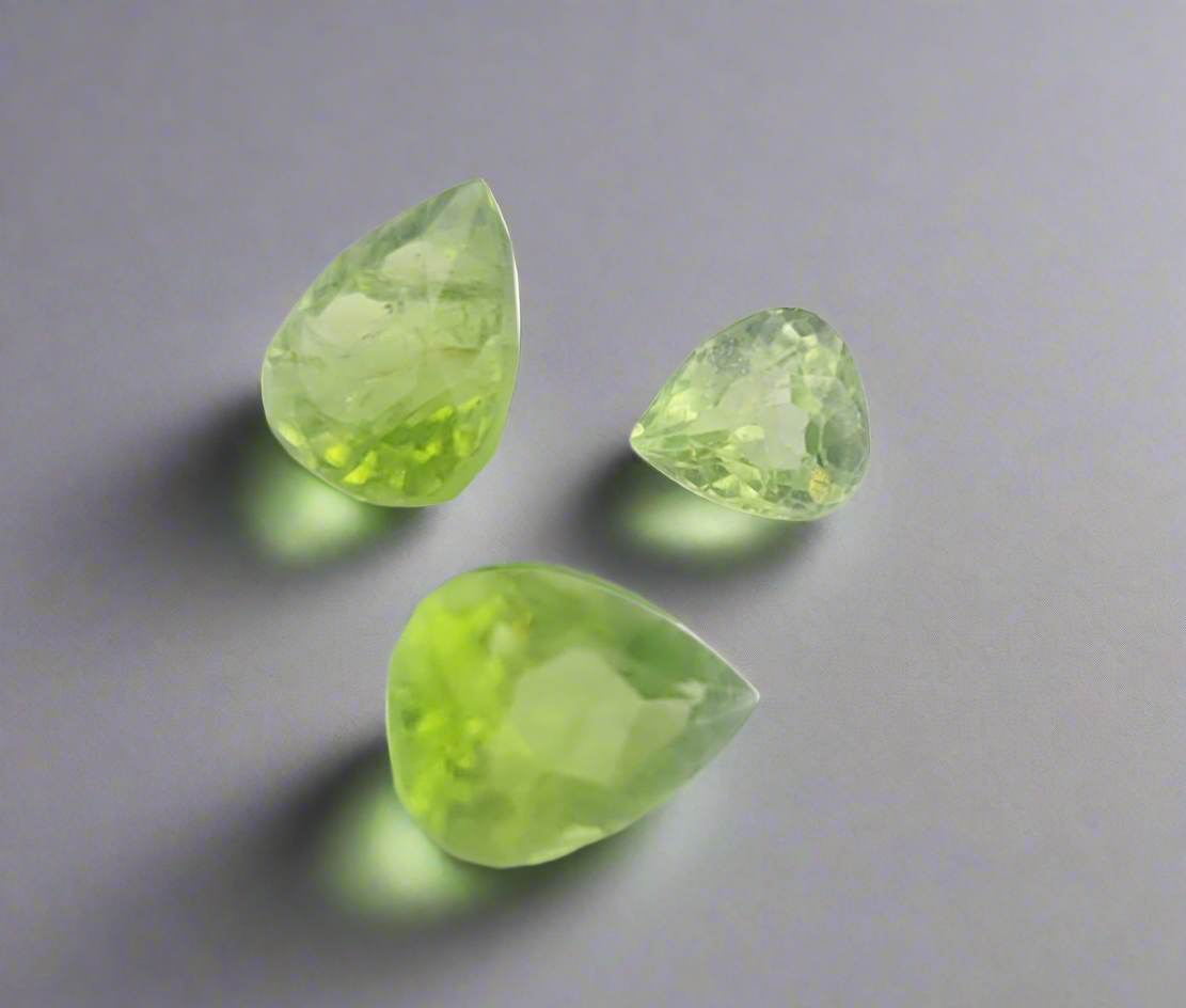 Atemberaubende 3-teilige Peridots
