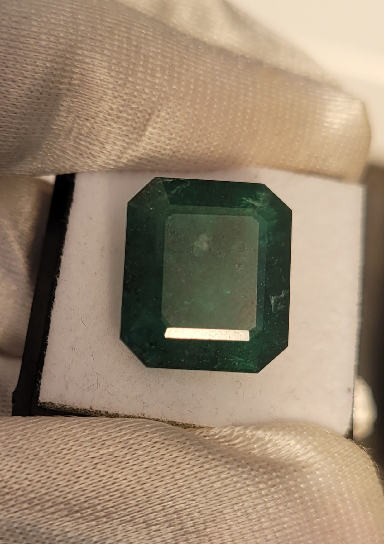 Émeraude 10,49 carats pierre précieuse en vrac