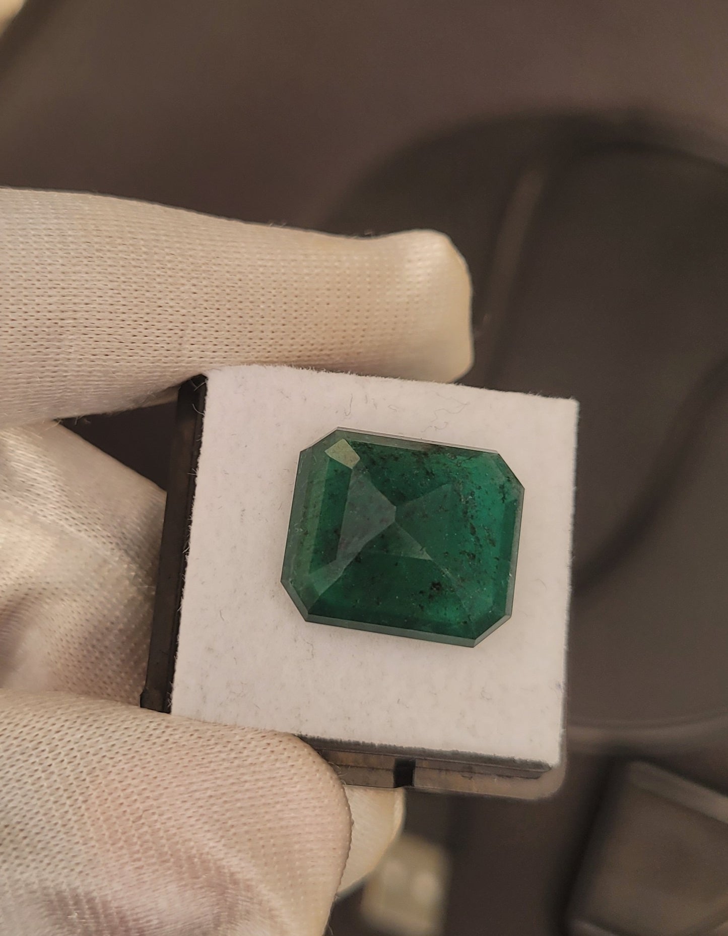 Émeraude 10,49 carats pierre précieuse en vrac
