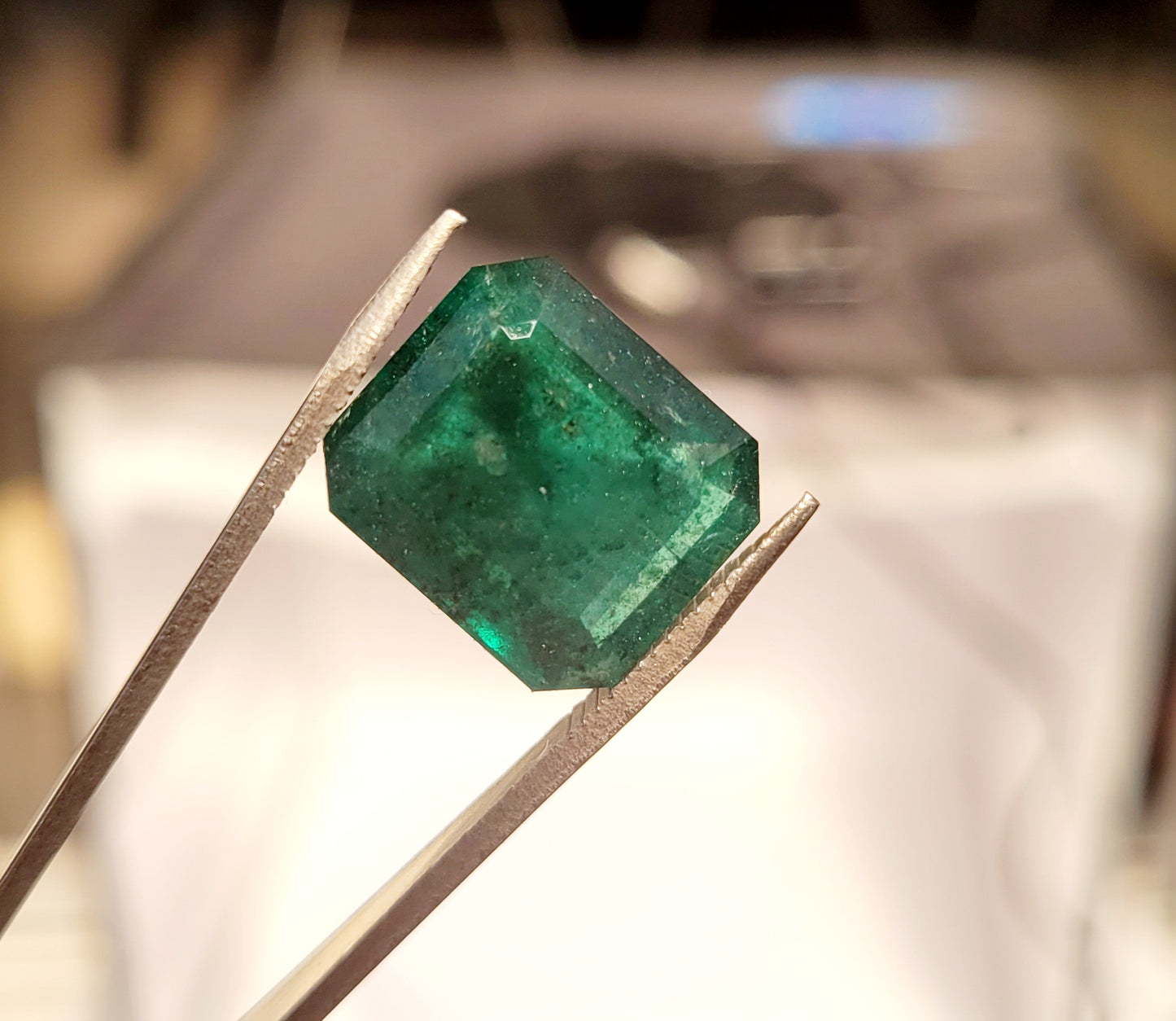 Émeraude 10,49 carats pierre précieuse en vrac