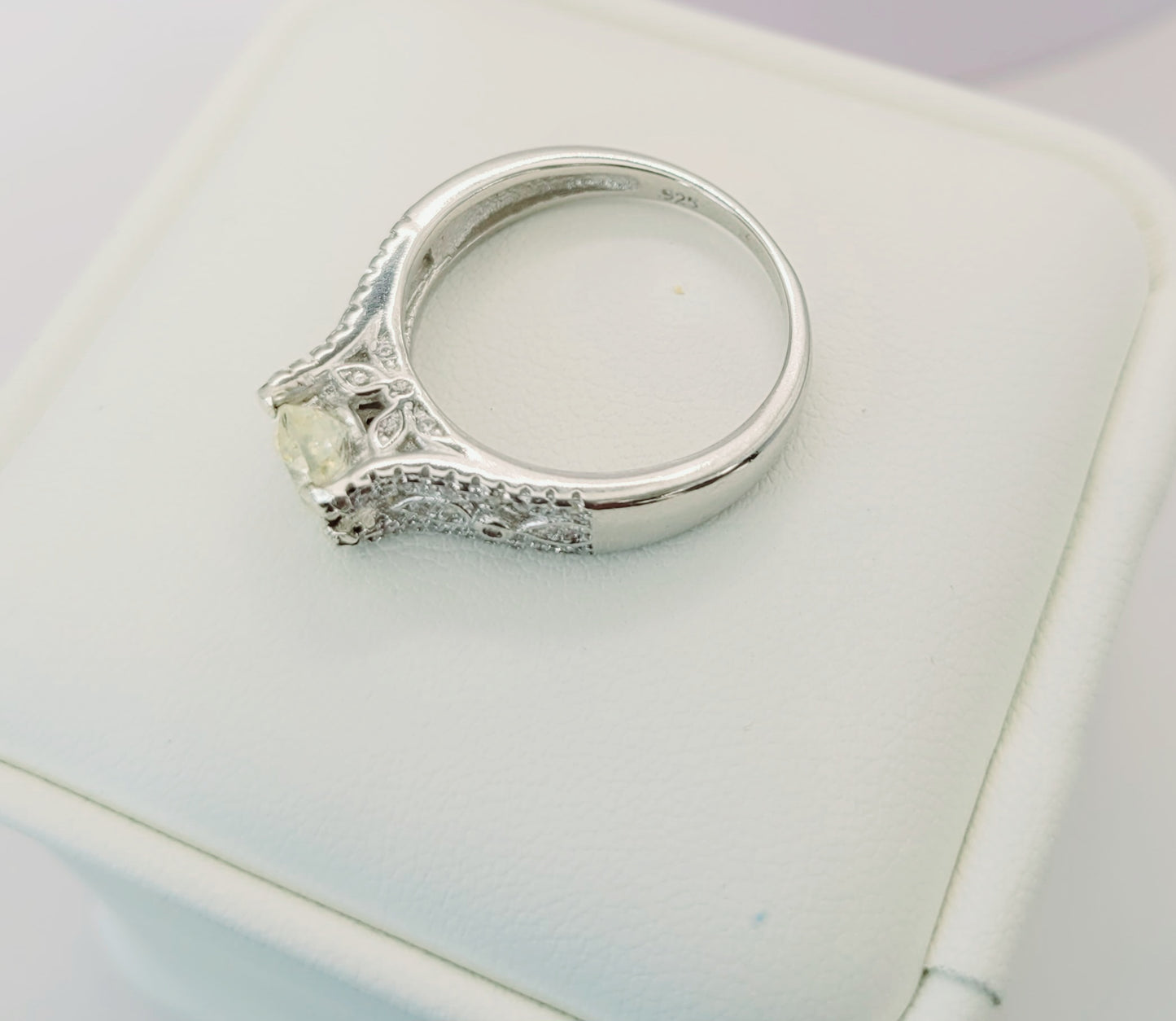 Stunning Natural Sapphire 2 carat silver ring size Q