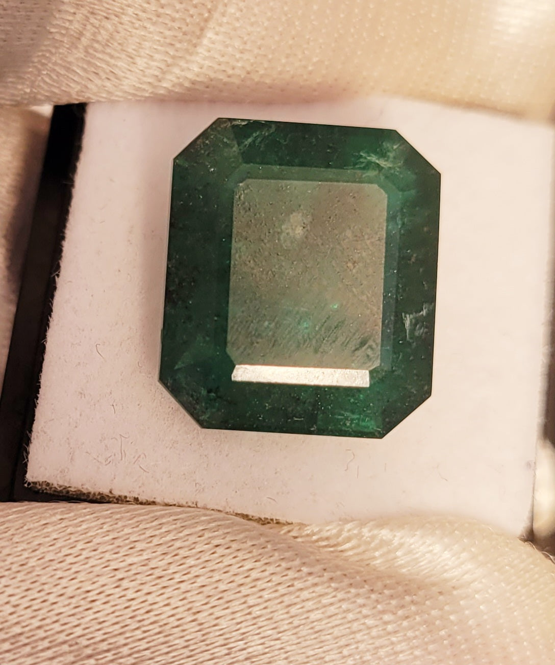 Émeraude 10,49 carats pierre précieuse en vrac