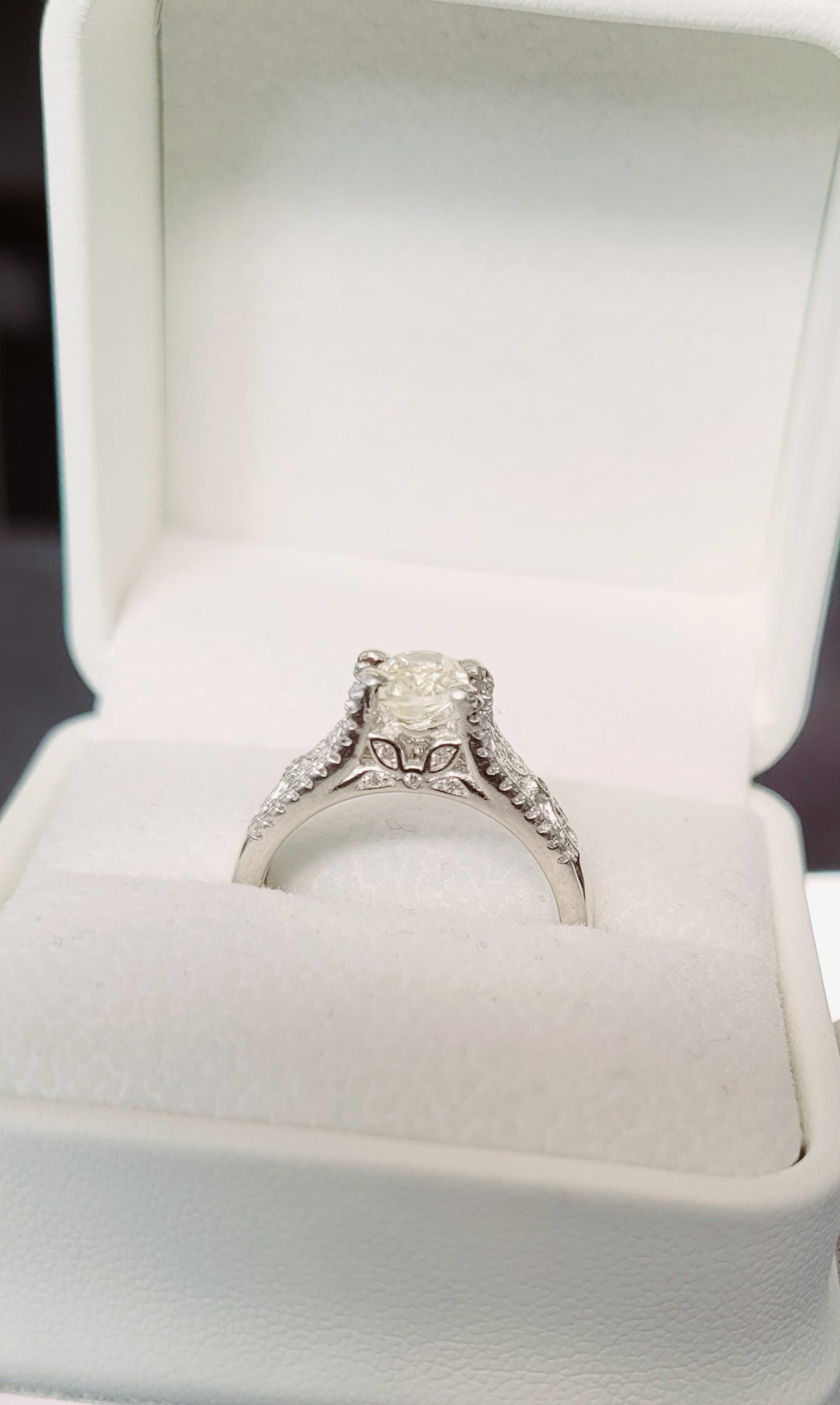 Stunning Natural Sapphire 2 carat silver ring size Q
