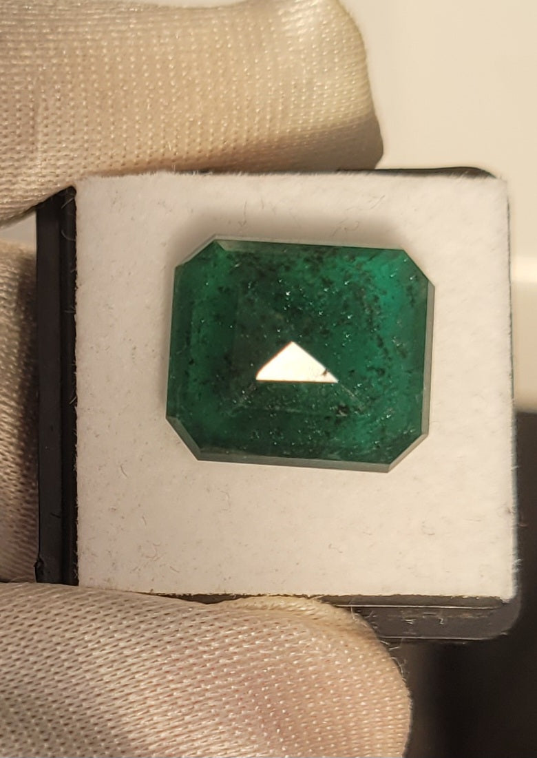 Émeraude 10,49 carats pierre précieuse en vrac