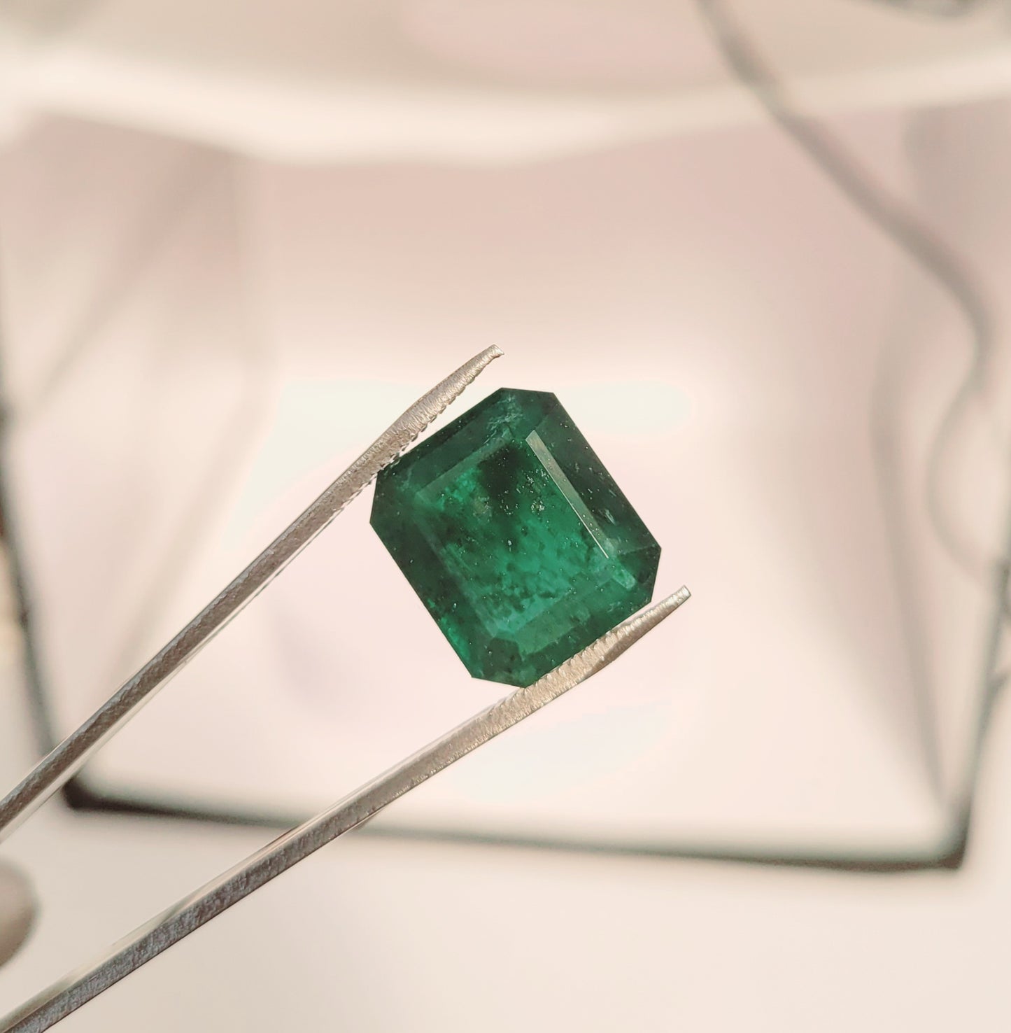 Émeraude 10,49 carats pierre précieuse en vrac