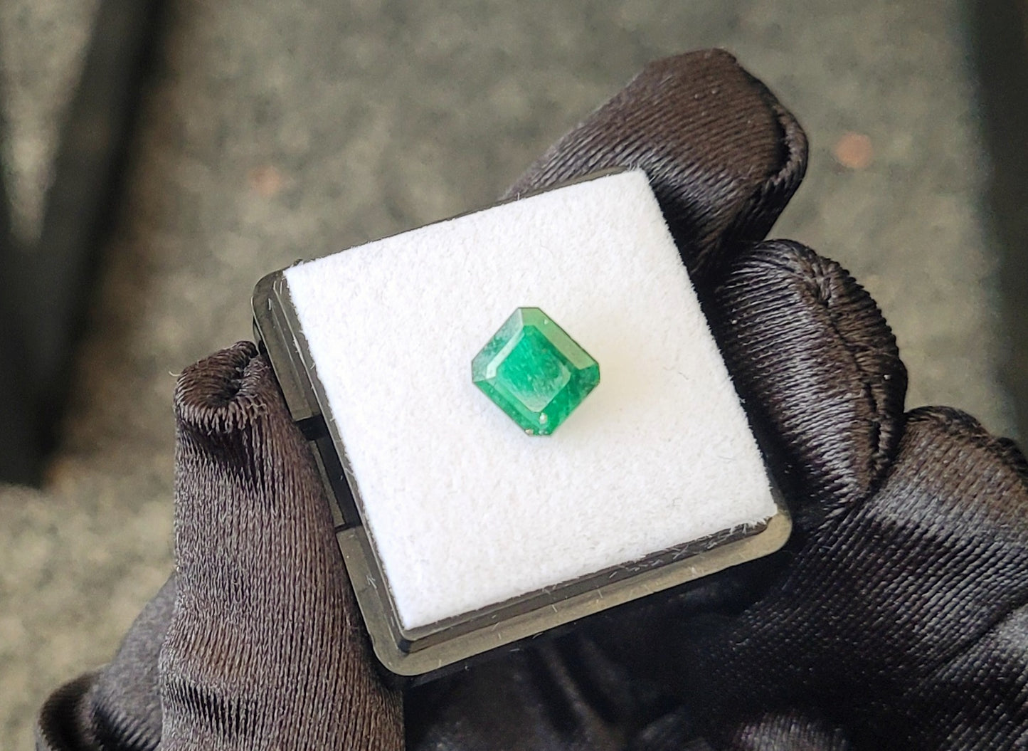 Natural Sawat Emerald 1.25 carat